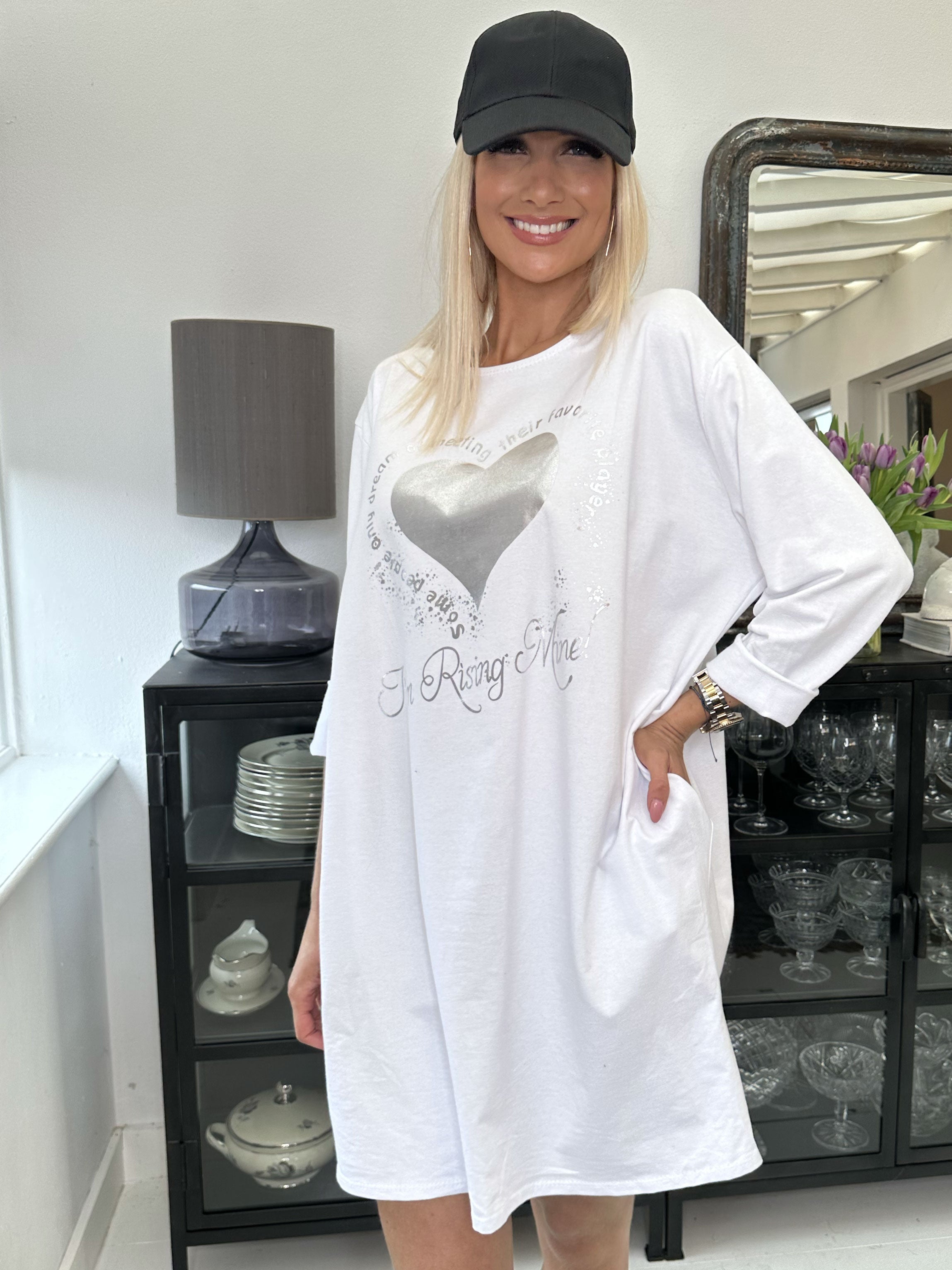 Hearty Dress - Söt bomullsklänning med hjärtmönster och långa ärmar